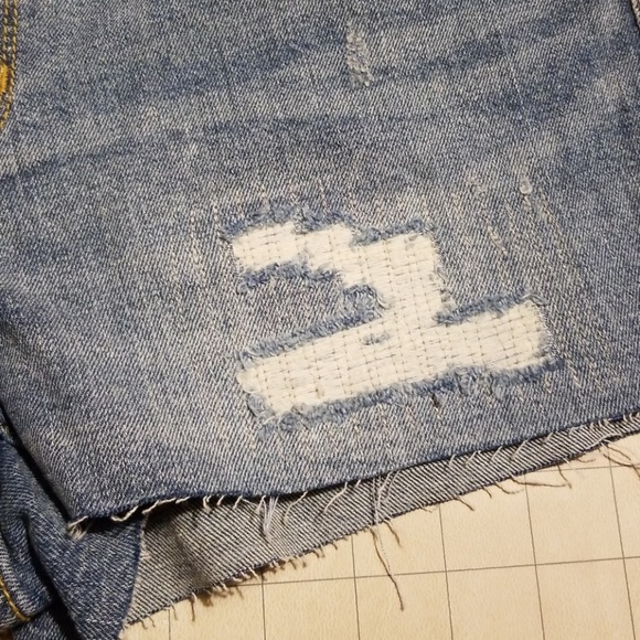 NWT Universal Thread High Rise Shortie Jean Shorts - Picture 5 of 7